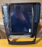 Магнитола для Mercedes-Benz ML (W164), GL (X164) 2005-2012 - Kuberg NH-1005 ("Тесла-Стиль") Android 13, Быстрая, CarPlay, SIM-слот