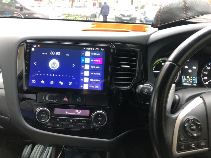 Магнитола для Mitsubishi Outlander 3 2012-2021 (правый руль) - Teyes CC3L монитор 9" IPS на Android 10, 8-ядер, CarPlay, 4G SIM-слот