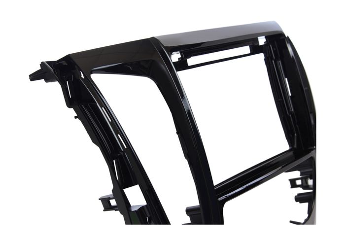 Комплект рамки с разъёмами 9"+can Mitsubishi Pajero Sport 2015-2021 АКПП, климат овальный