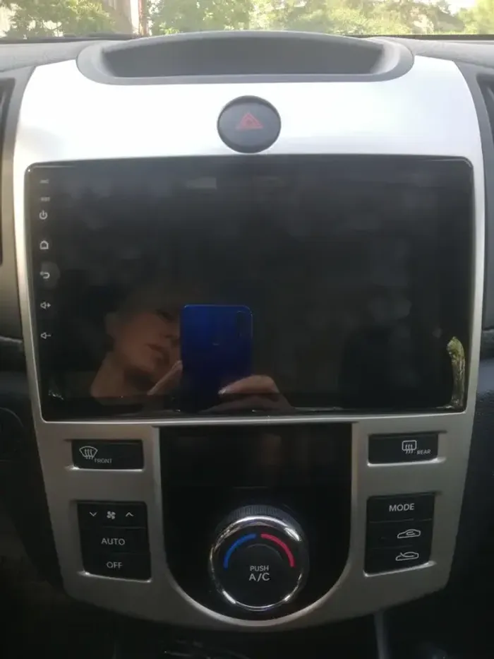 Магнитола для KIA Cerato 2 2008-2013 (климат, рамка серебро) - Teyes CC2 PLUS на Android 10, ТОП процессор, 4Гб+64Гб, 4G SIM-слот