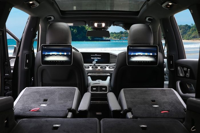 Комплект из 2-х мониторов в Mercedes-Benz С/E/S/GLS/Vito/V260/G - RDL-1168 Benz с сенсорным экраном 11.6” (Full HD 1920x1280, Android 11, 4G)