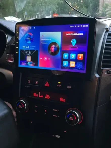 Магнитола для KIA Sorento 2 XM 2009-2012 - FarCar 041M монитор 10.36" QLED на Android 14, TS18, CarPlay, 4G SIM-слот