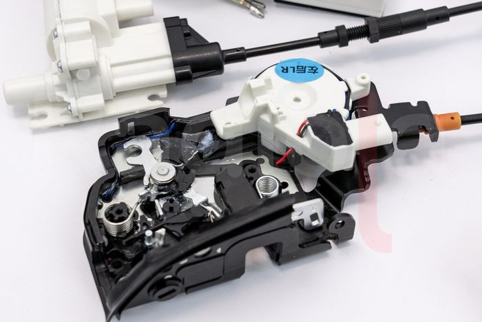 Автоматические доводчики на 4 двери для Audi и Porsche 2010-2024 - RDL-SAS-Z01