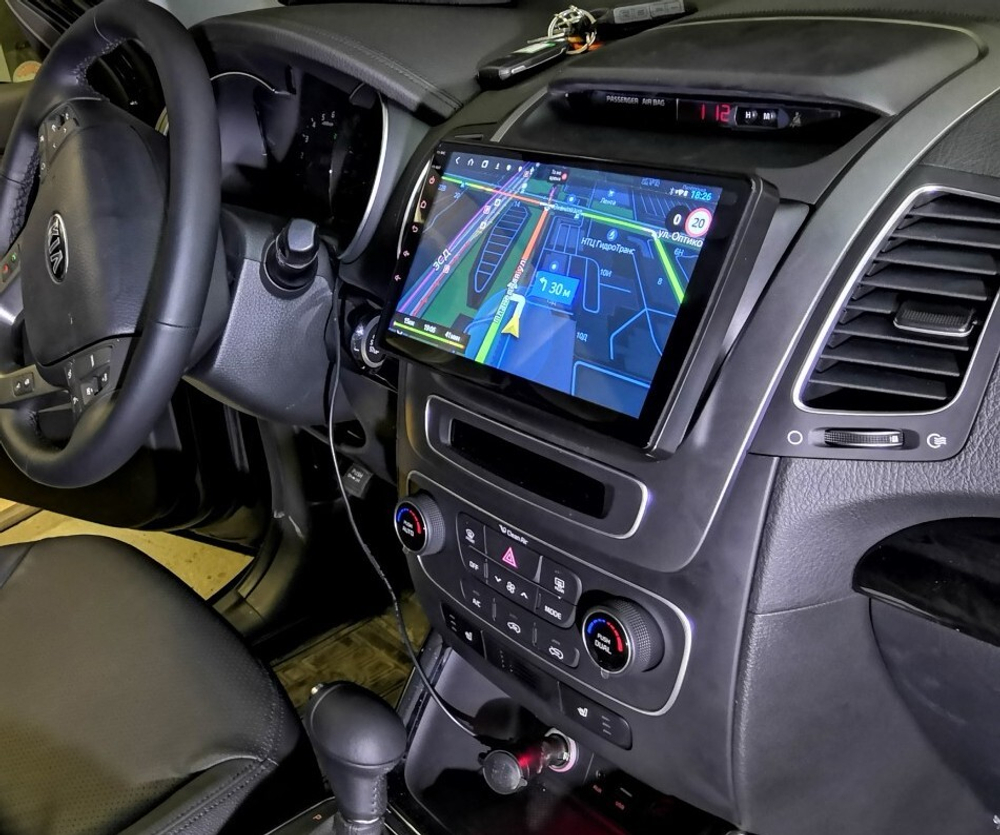 Магнитола для KIA Sorento 2 XM 2012-2020 c экраном климата снизу (рамка-накладка) - Parafar PF224LUX1UHD на Android 13, QLED, ТОП процессор, 8Гб+128Гб, CarPlay, 4G SIM-слот