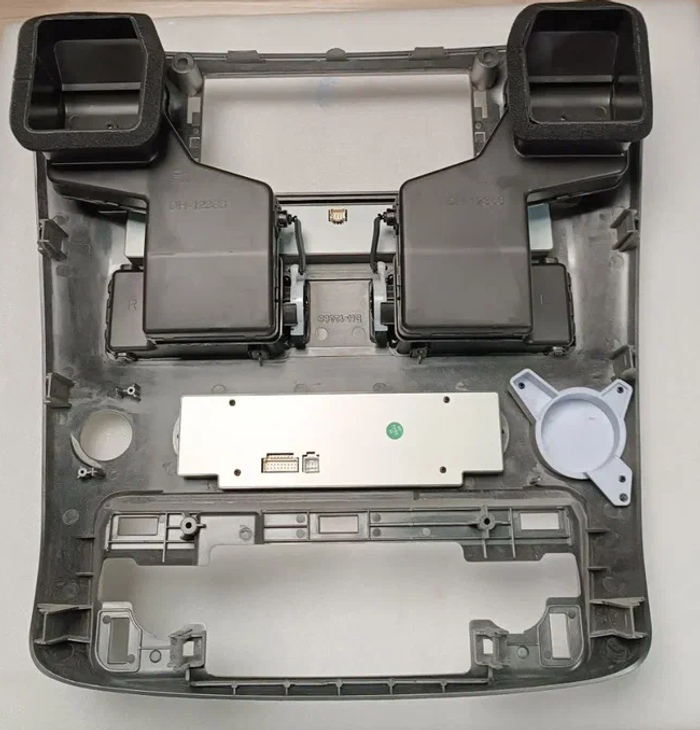 Магнитола для Nissan Pathfinder R51 2007-2010 (поддержка Bose и 360) - Kuberg KP-I1232 монитор 17" на Android 13, Быстрая, CarPlay, 4G SIM-слот