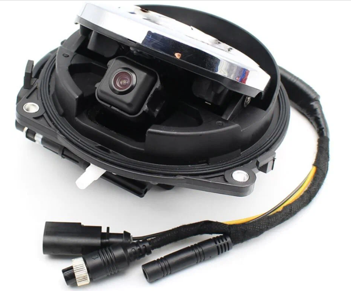 Камера заднего вида в значок логотипа Volkswagen Passat B6/B7/B8/CC, Polo, Golf 6/7, Beetle - Canbox cam-690 (AHD 1080p, 150 градусов)