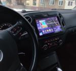 Магнитола для Volkswagen Tiguan 1 2011-2016 (аварийка прямоугольная, рамка чёрная) - FarCar BX489M-360 монитор 9.5" 2K QLED на Android 13, Быстрая, CarPlay, 4G SIM-слот, 4 камеры в комплекте