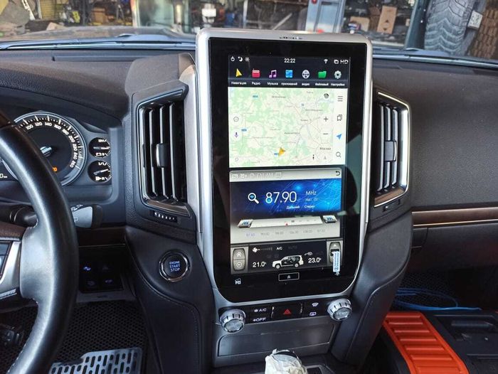 Магнитола для Toyota Land Cruiser 200 2015-2021 (без JBL) - Kuberg ZF-1807L-GE "Тесла-Стиль" монитор 13.6" на Android 13, 8/128ГБ, Carplay, 4G SIM слот