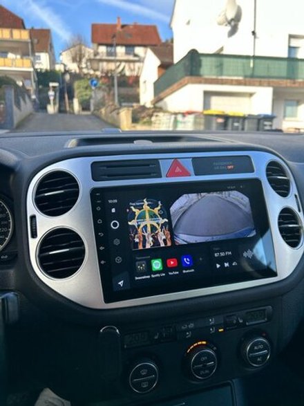 Магнитола для Volkswagen Tiguan 1 2007-2011, Golf Plus (аварийка треугольная, рамка серебро) - FarCar 489M монитор 9.5" QLED на Android 14, TS18, CarPlay, 4G SIM-слот