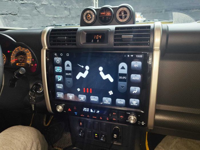 Магнитола для + климат для Toyota FJ Cruiser 2005-2022 - Kuberg ZH-T1316-чёрная, монитор 13.3" на Android 12, 8Гб+128Гб, CarPlay, SIM-слот