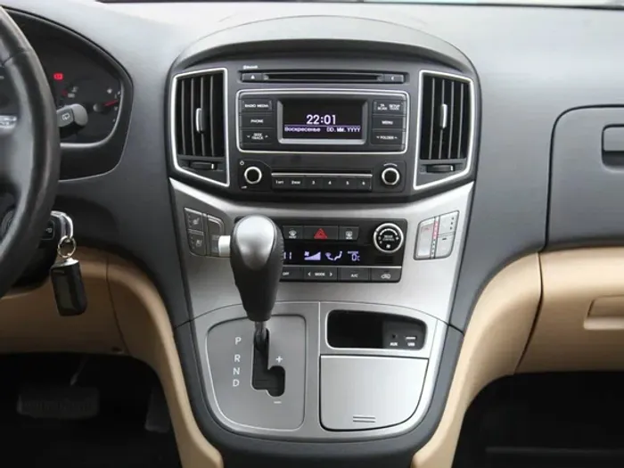 Магнитола для Hyundai H1, Grand Starex 2015-2022 - Kuberg монитор 12.3" в стиле MERCEDES на Android 13, Быстрая, CarPlay, 4G SIM-слот
