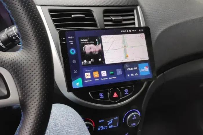 Магнитола для Hyundai Solaris (рамка серебристо-черная) 2010-2016 - Vaycar VA23-0067-2K на Android 13, Быстрая, 2K QLED, CarPlay,4G SIM-слот