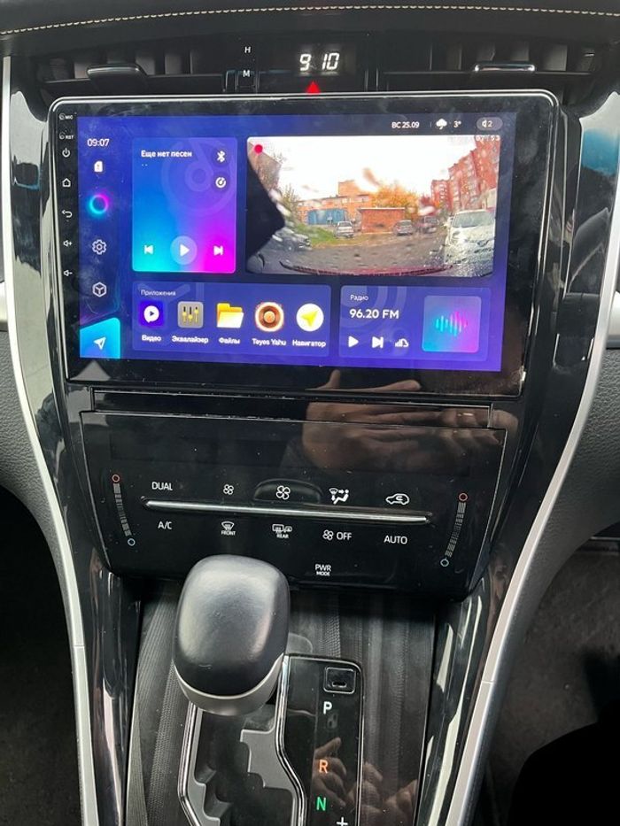 Магнитола для Toyota Harrier 3 XU60 2013-2017 (большая рамка) - FarCar 9534F1 монитор 10.36" QLED на Android 14, TS18, CarPlay, 4G SIM-слот