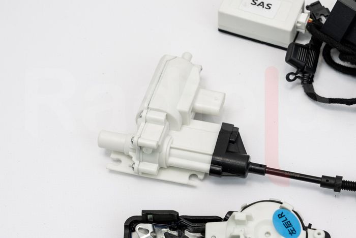 Автоматические доводчики на 4 двери для Audi 2002-2012 - RDL-SAS-Z02
