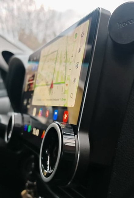 Магнитола в 9" рамку с экраном 9.2" QLED с крутилками - RedPower 850 PRO, QLED+2K, Android 14, CarPlay, SIM-слот