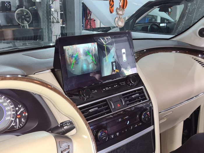 Магнитола для Infiniti QX80 / QX56 2010-2024, Nissan Patrol Y62 (поддержка Bose, 360 и мониторов) - Kuberg ZH-N1401 монитор 14", Android 12, 8/128Гб, CarPlay, 4 SIM-слот, беспроводная зарядка