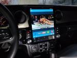 Магнитола для Jeep Wrangler 2018+ - Kuberg ZF-1315-GE вертикальный экран в стиле "Тесла" Android 13, Быстрая, SIM-слот, CarPlay
