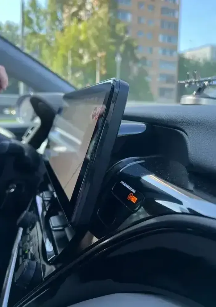 Магнитола для Toyota Camry 70 (75) 2021-2023 (РФ, Евро, Китай) - Teyes LUX ONE монитор 12.3" 2K QLED на Android 10, Быстрая, CarPlay, 4G SIM-слот
